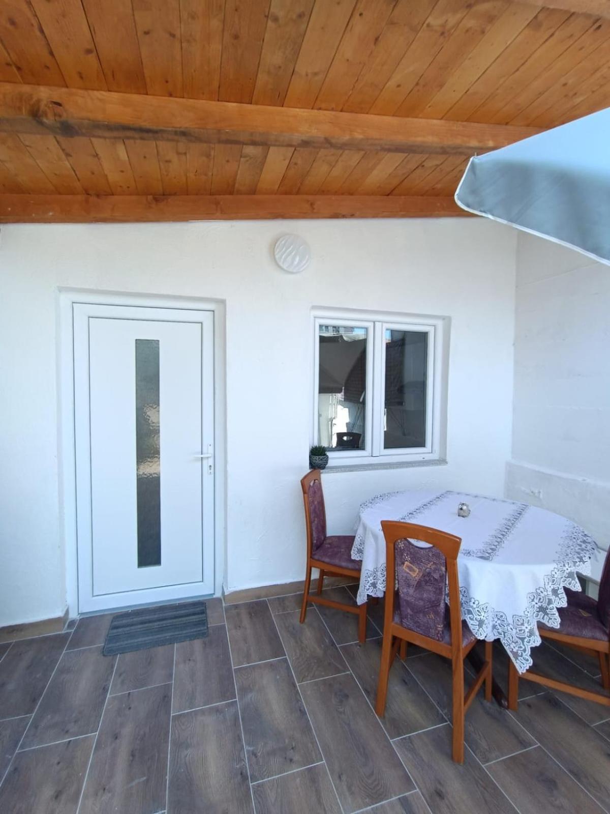 Apartmani Nikola Biograd Na Moru Exterior photo